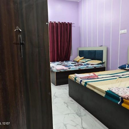 Shree Ayodhya Dham Guest House 300 Meter From Sri Ram Temple Free Pick Up , Drop , Breakfast & Wifi エクステリア 写真