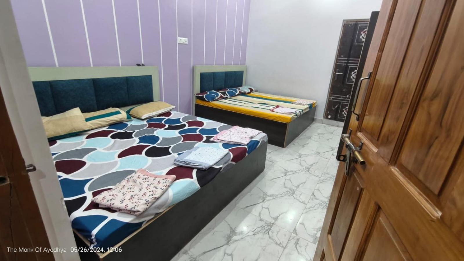 Shree Ayodhya Dham Guest House 300 Meter From Sri Ram Temple Free Pick Up , Drop , Breakfast & Wifi エクステリア 写真