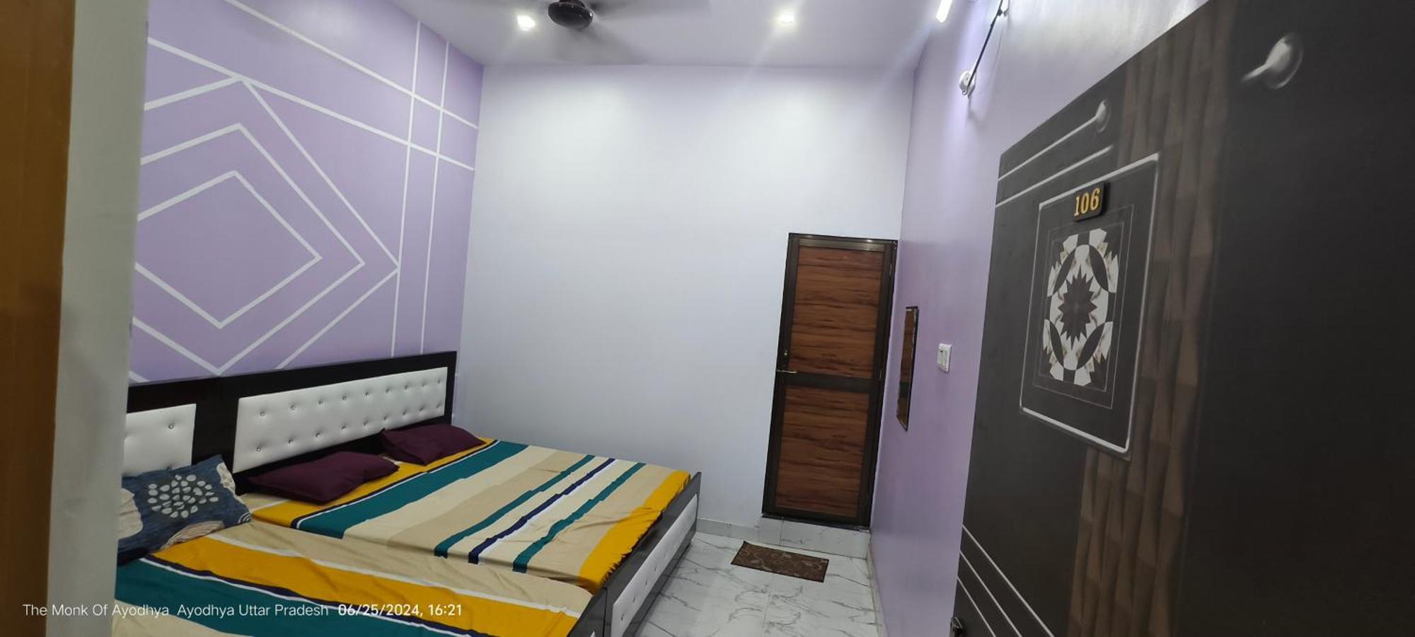 Shree Ayodhya Dham Guest House 300 Meter From Sri Ram Temple Free Pick Up , Drop , Breakfast & Wifi エクステリア 写真